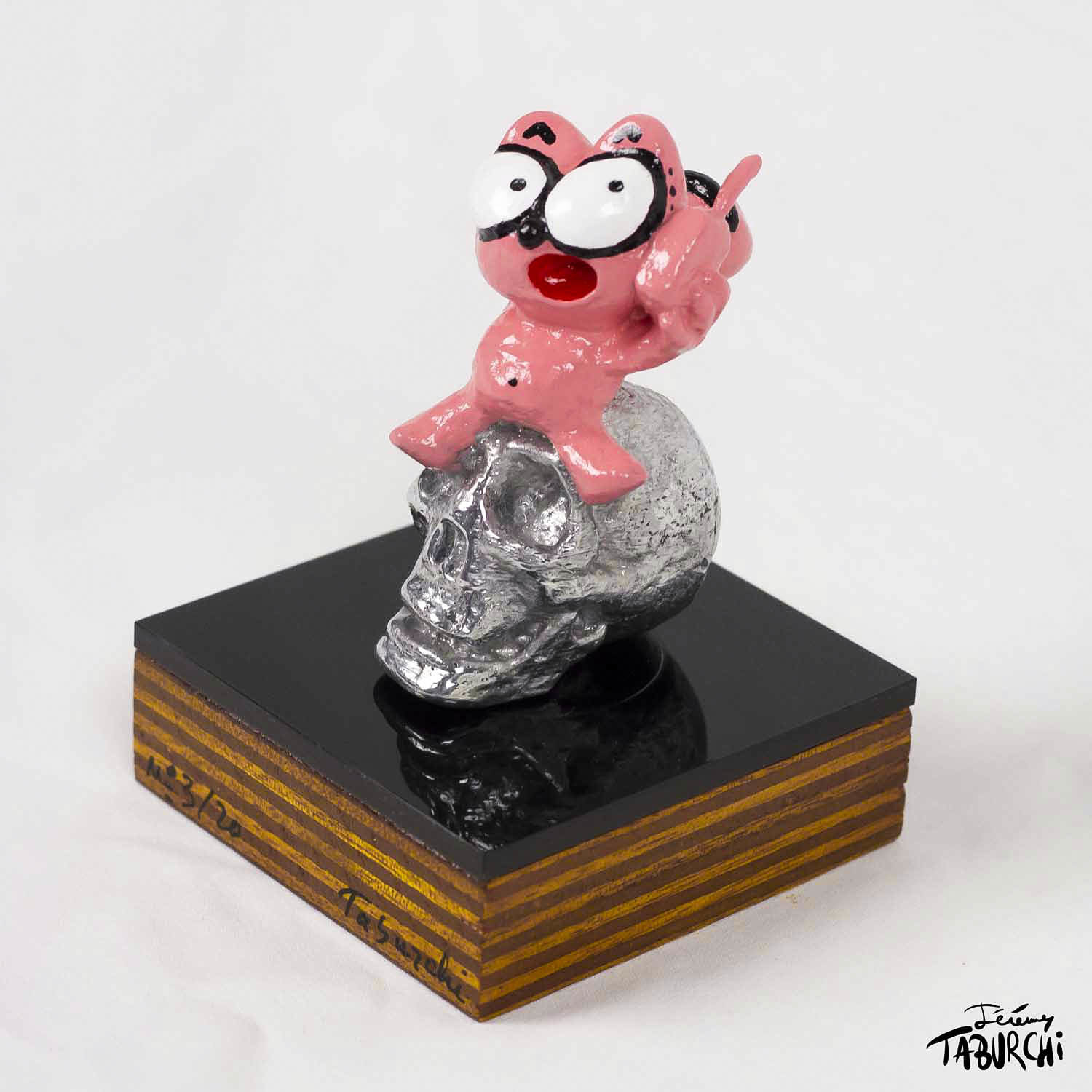 Sculpture of the Pink Cat in aluminum